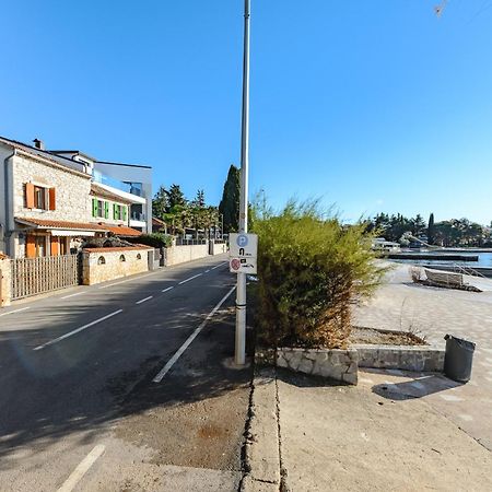 Casa Astrid By The Sea In Porec Exterior photo