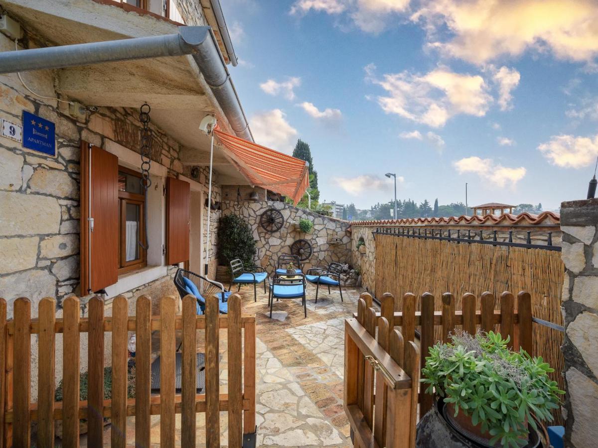 Casa Astrid By The Sea In Porec Exterior photo