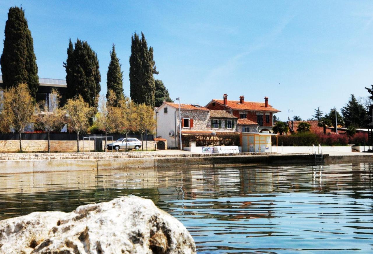 Casa Astrid By The Sea In Porec Exterior photo