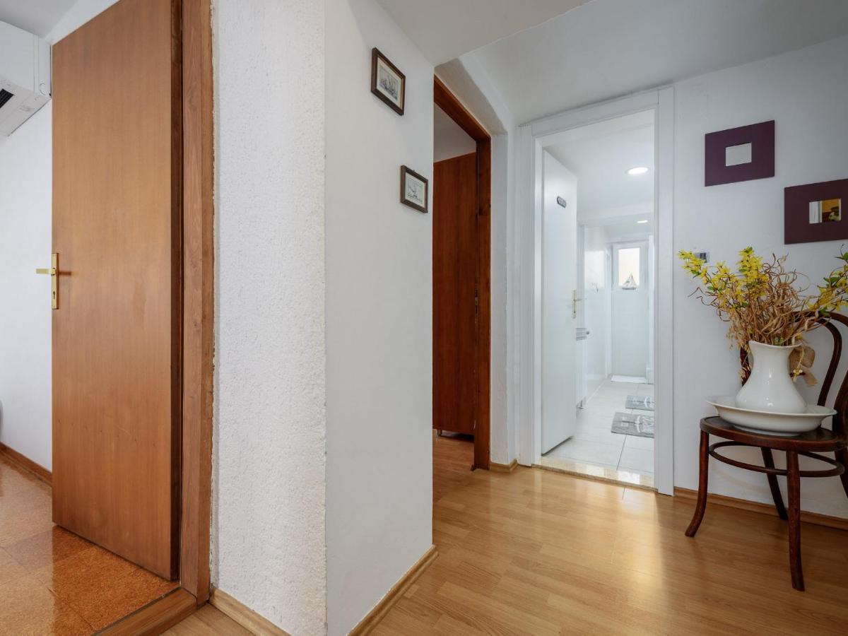 Casa Astrid By The Sea In Porec Exterior photo